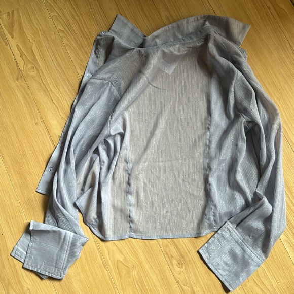 CRY BABY BUTTON UP - Picture 4 of 4